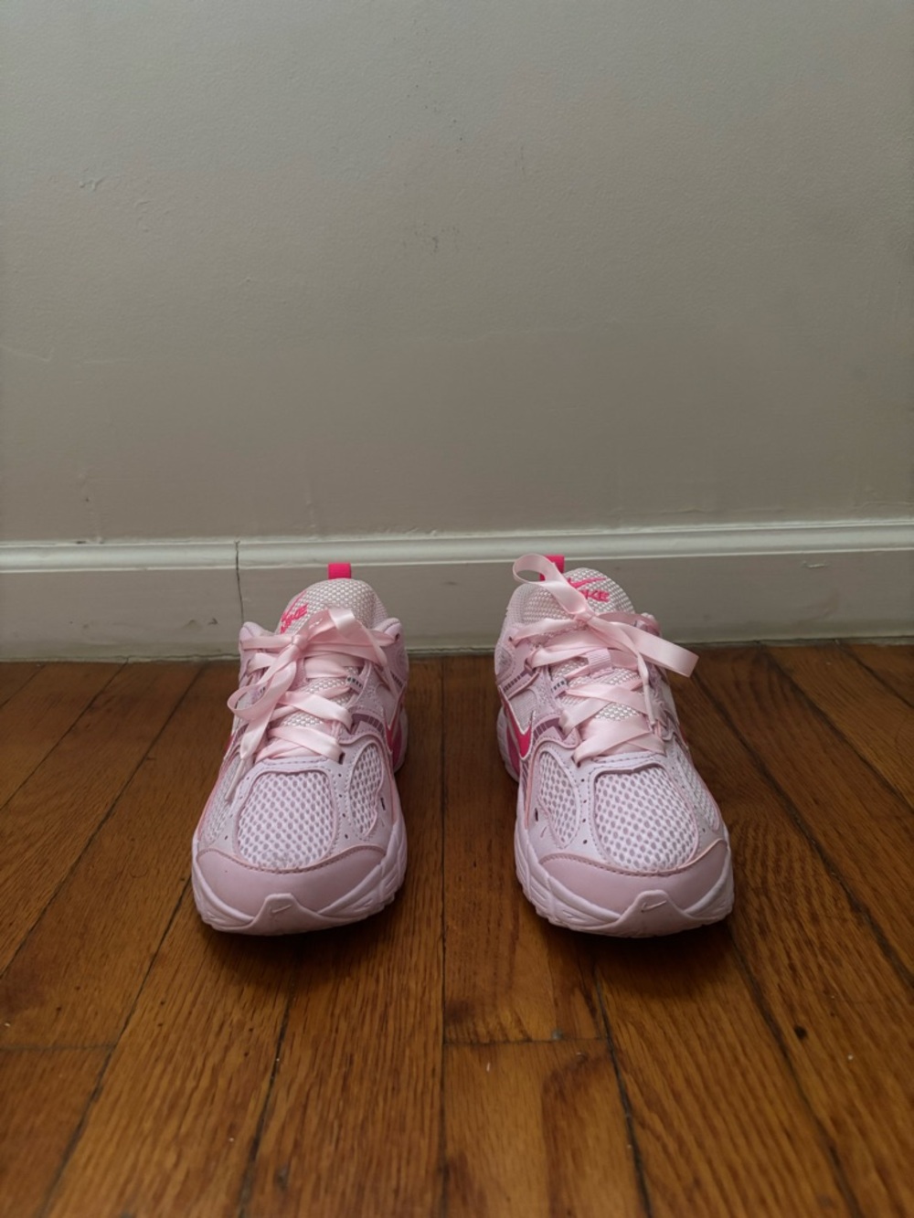 Nike Kids Light Pink Mesh Sneakers with Bubblegum Accents